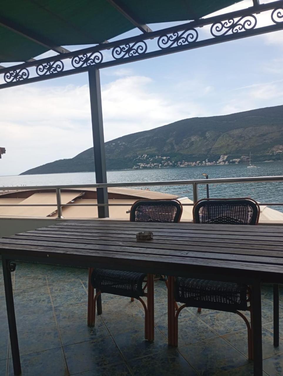 Apartments Cebra Herceg Novi Exterior foto